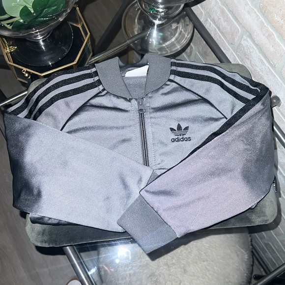 𝙰𝚍𝚒𝚍𝚊𝚜 𝚃𝚛𝚊𝚌𝚔 𝚂𝚞𝚒𝚝 - Picture 6 of 6